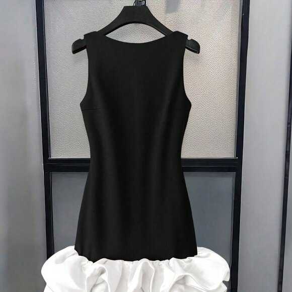 Black And White Casual Women's Round Neck Sleeveless Ruffle Hem Short Dress - Picture 2 of 5